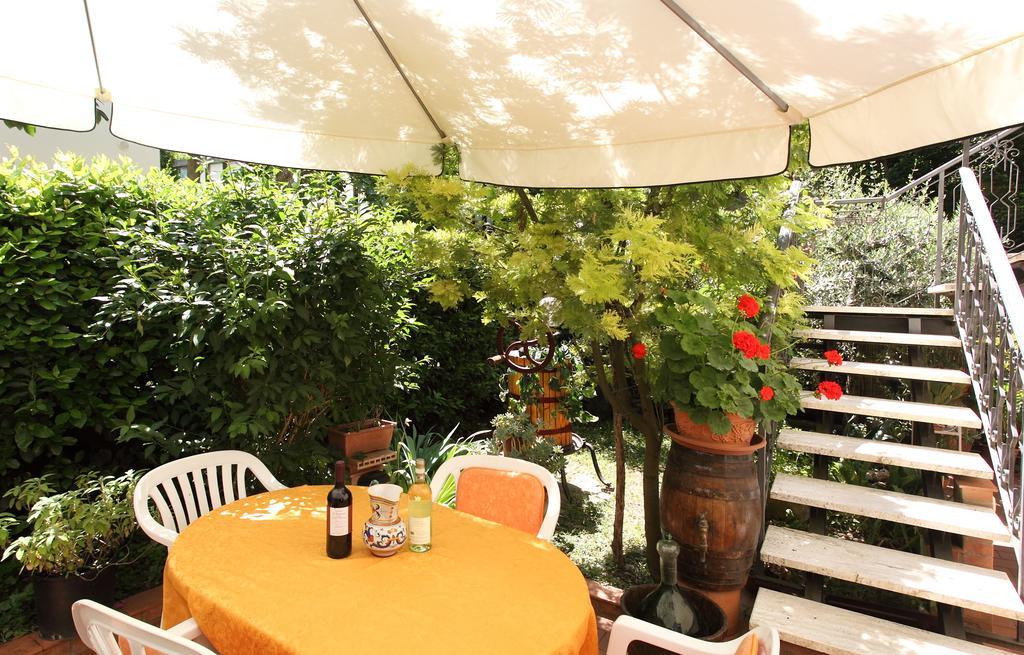 Primettahouse Hotell San Gimignano Rum bild